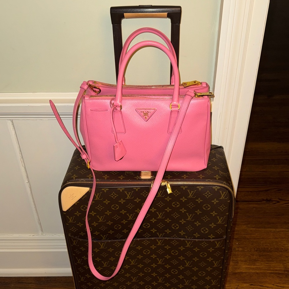 Prada Galleria Barbie Pink Gold Saffiano Leather Satchel Strap Purse Bag Medium